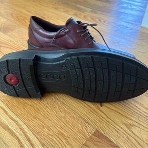 ECCO Men's Burgundy Leather Oxfords